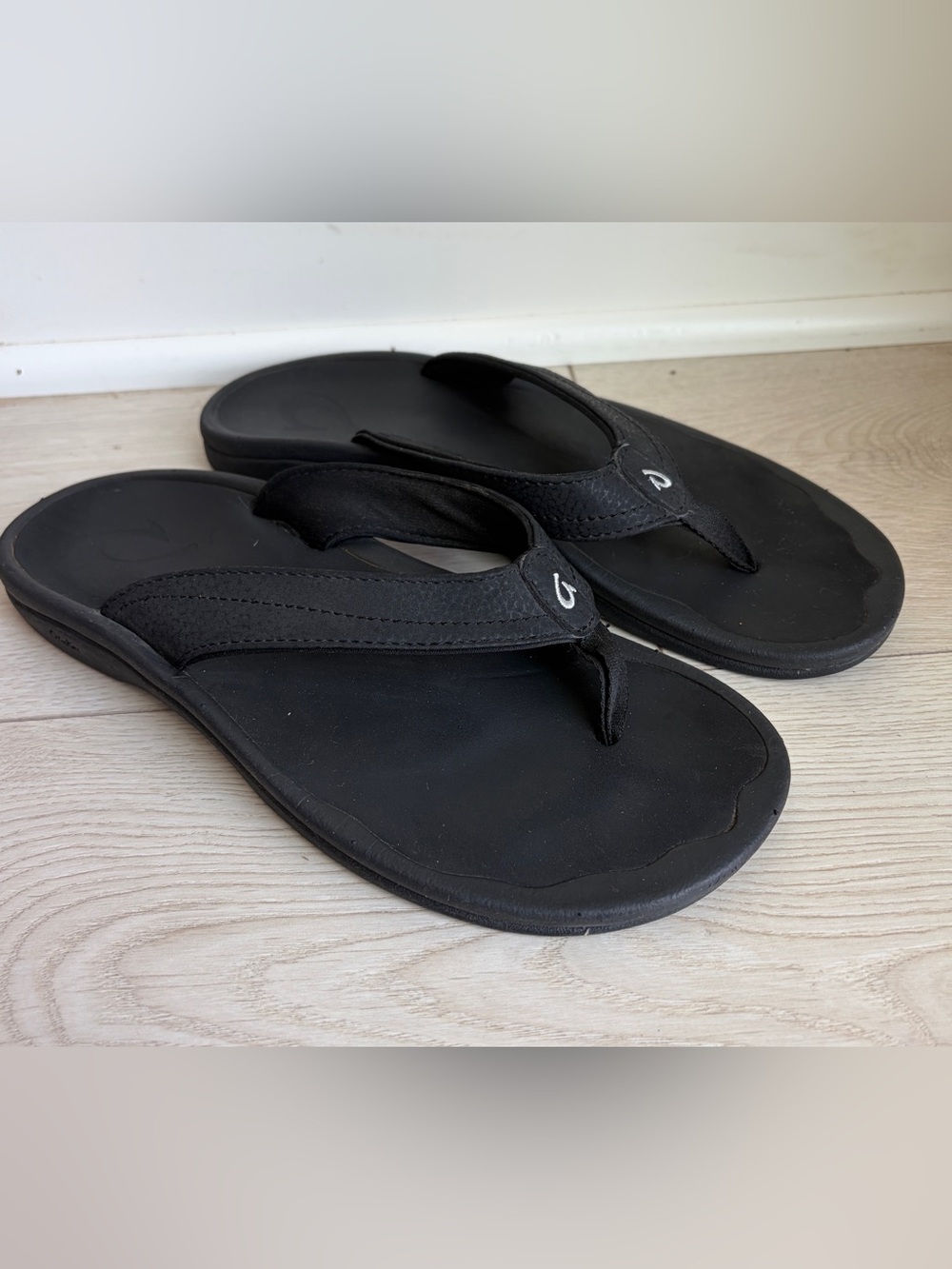 Olukai Ohana Flip Flops Sandals Womens 7 Leather Slip On Summer Beach